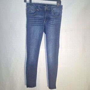 1822 Ladies' skinny Jeans in size 4/ 26" waist